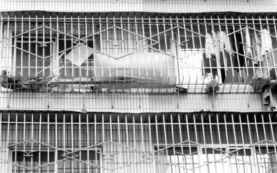 安全與自由的權衡 防護欄為何成為逃生障礙？